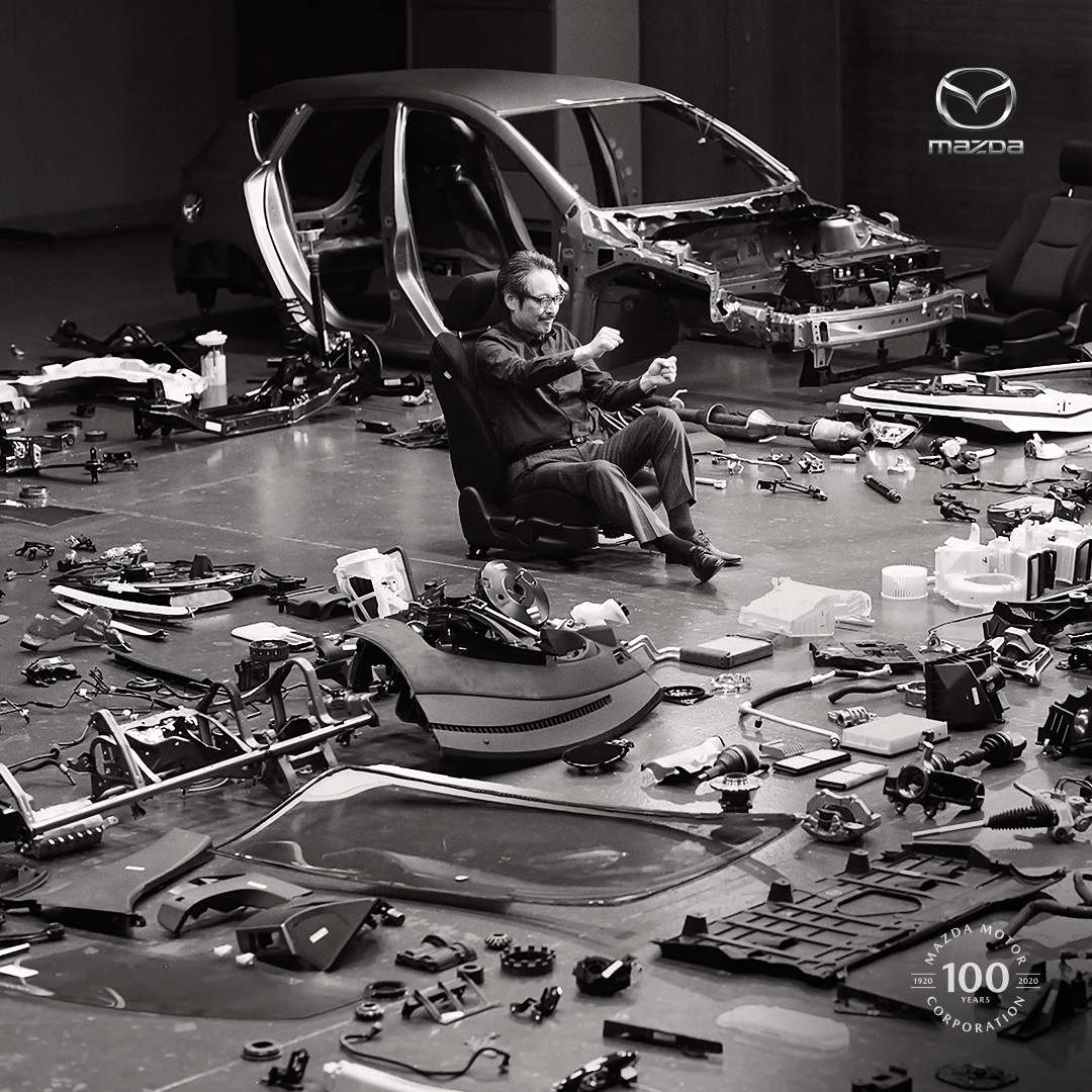 Assembly Mazda 100 Years