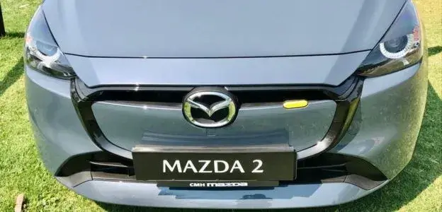 new-mazda2-grille